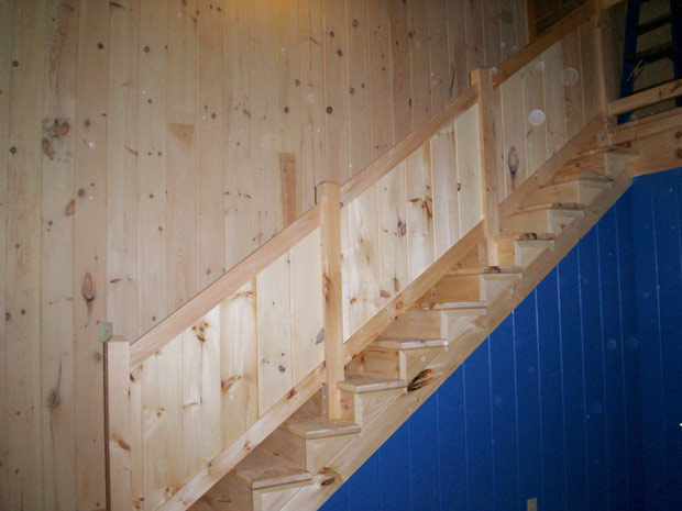 Hand Crafted Solid Pine Straight Staircase: Cowell