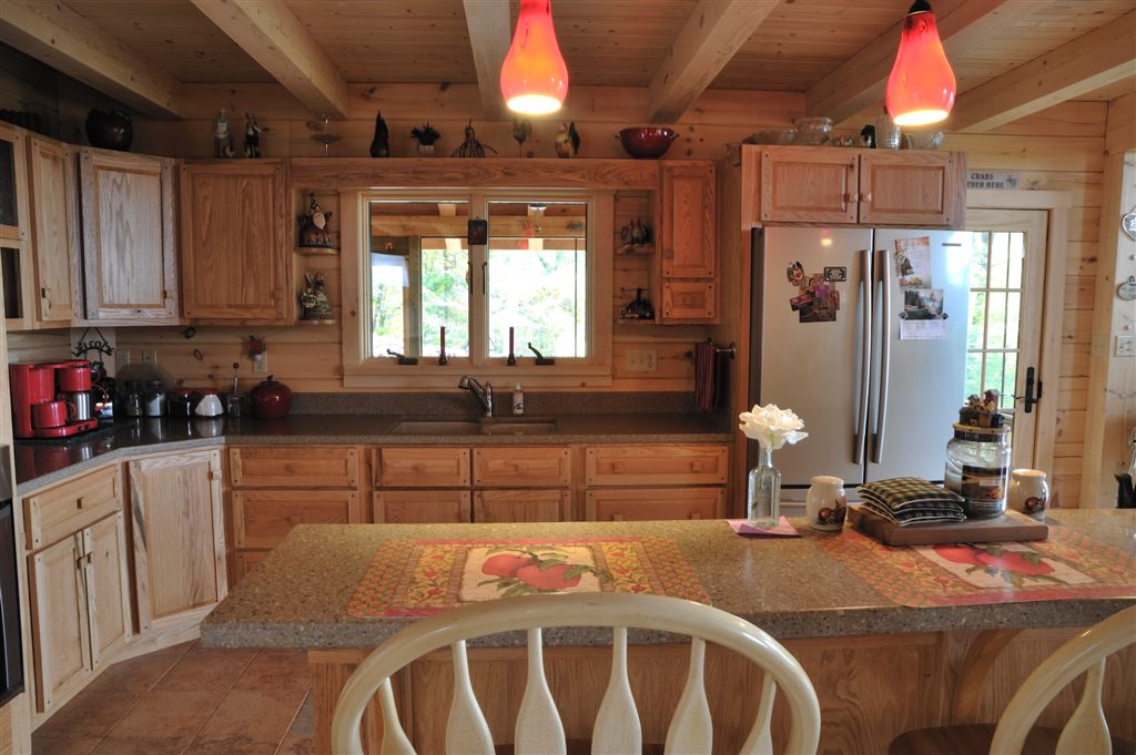 Hand Crafted Solid Oak Kitchen Cabinets: Grove